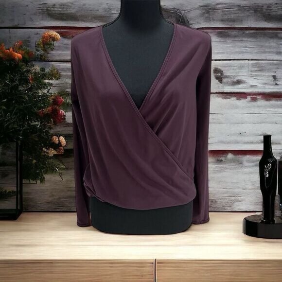 Lululemon Full Freedom Wrap Top Long Sleeve Purple Stretchy Women's Medium - Picture 1 of 8